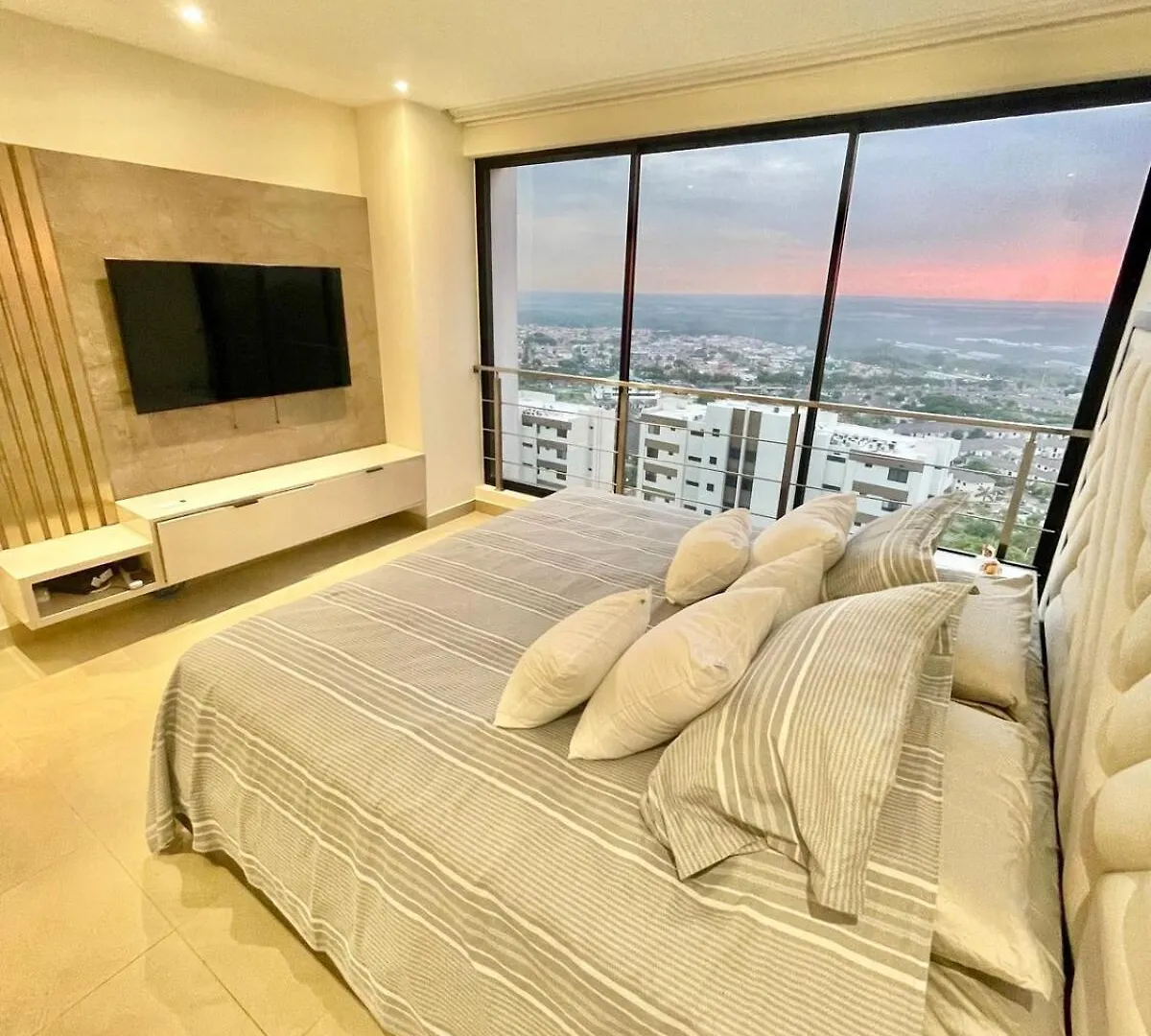 グアヤキルDepartamento Con Vista Panoramica, Parqueo, Piscinaアパートメント
