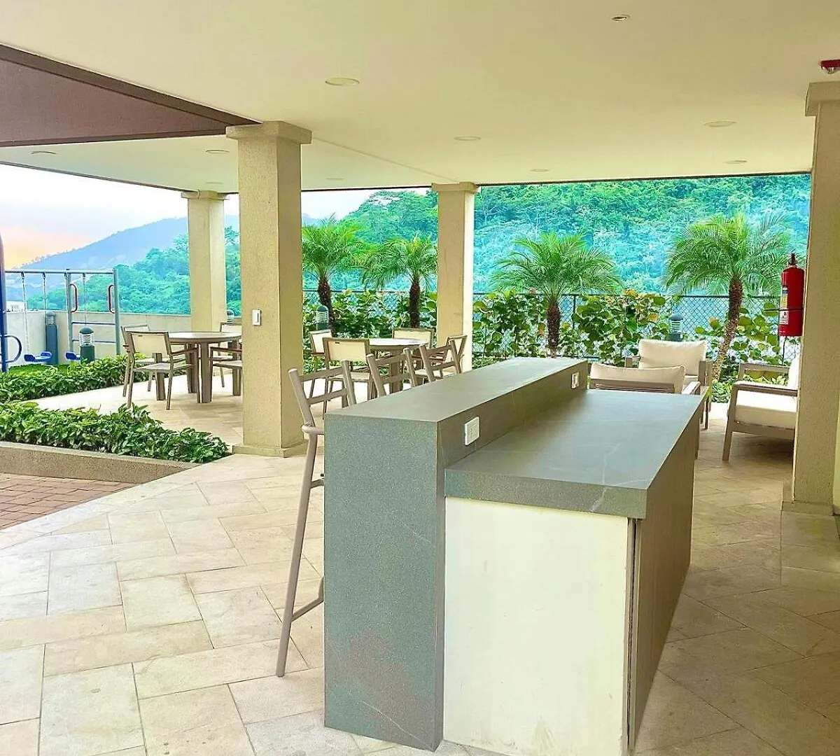 アパート グアヤキルDepartamento Con Vista Panoramica, Parqueo, Piscinaアパートメント エクアドル