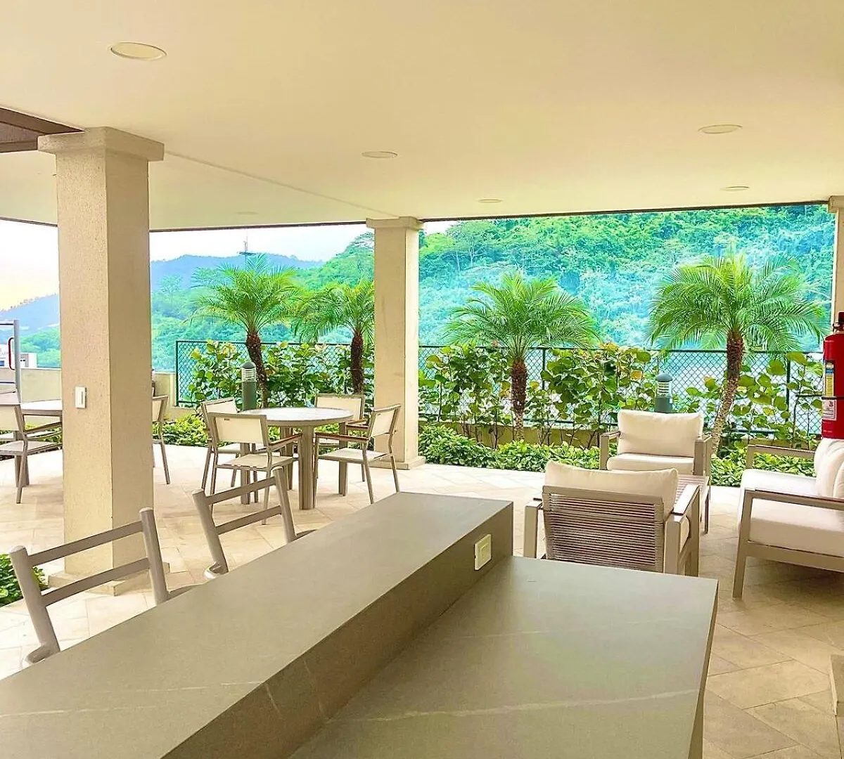 グアヤキルDepartamento Con Vista Panoramica, Parqueo, Piscinaアパートメント 0*, グアヤキル エクアドル